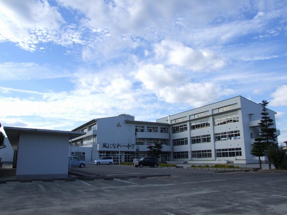 Junior high school. Natori 1788m to stand first junior high school