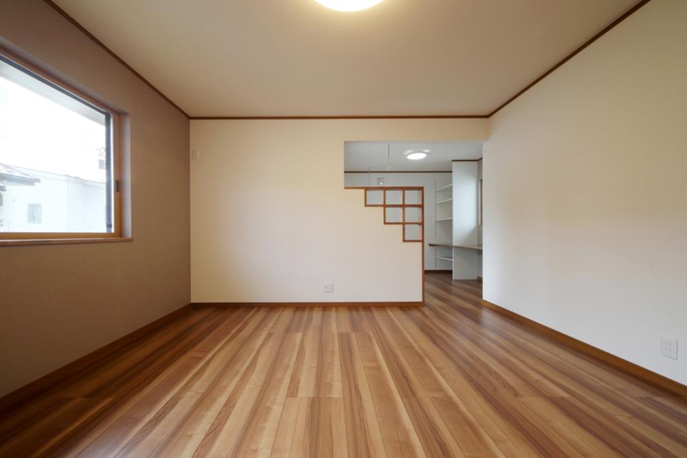 Other introspection.  [Love of Du 2-19-5] The main bedroom 8 tatami mats in addition to study space is also equipped with 4.5 tatami, It also becomes the main bedroom that can be use as a playground of the room dried and children.