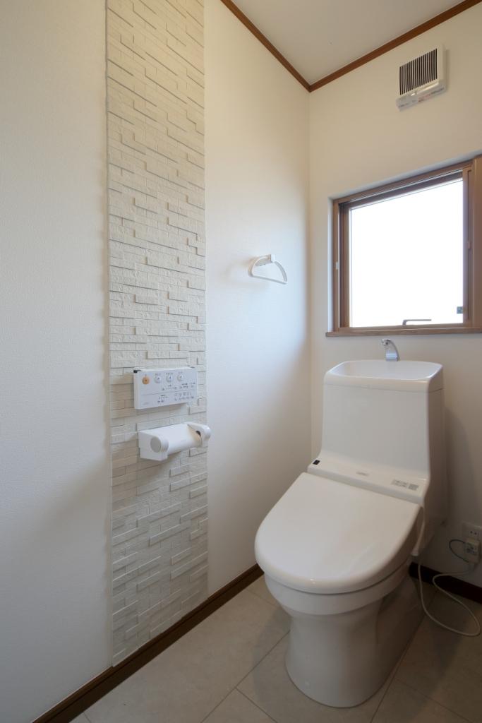 Toilet.  ■ Ltd. Katie ready-built specification example