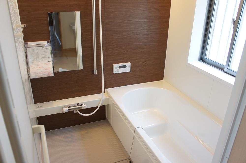 Same specifications photo (bathroom)