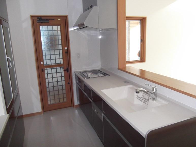 Kitchen. Indoor (11 May 2013) Shooting