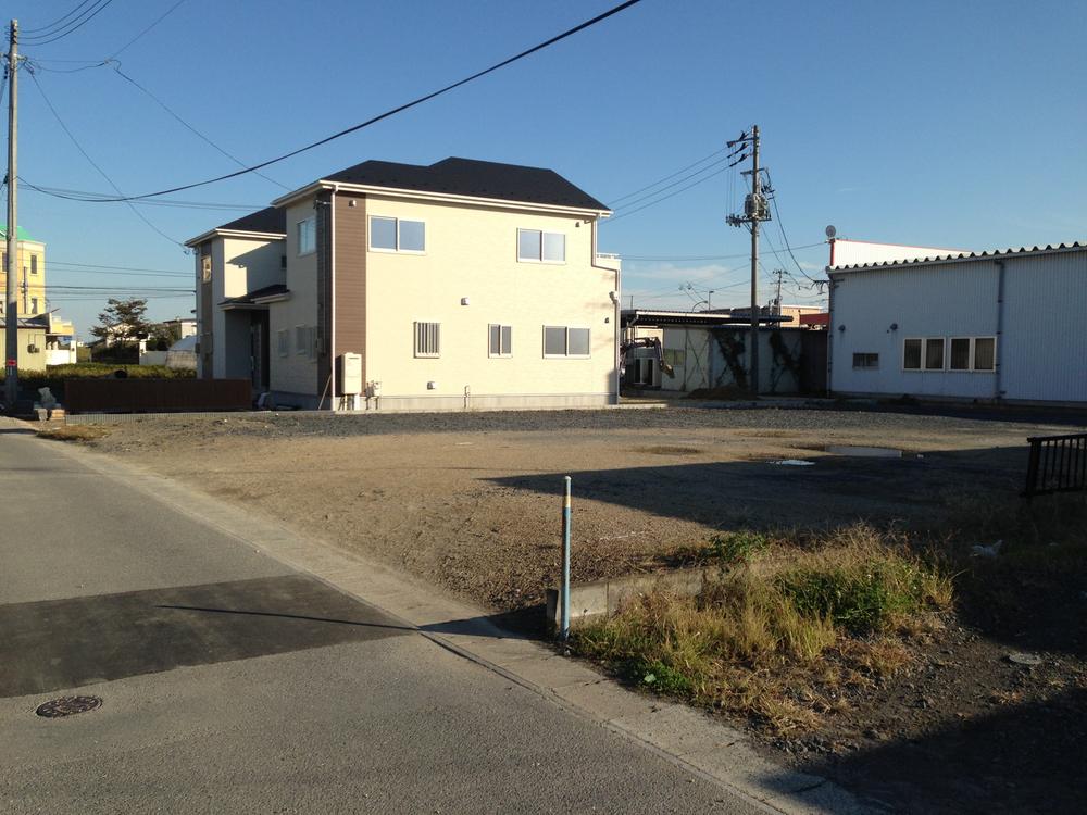 Local photos, including front road. Local (10 May 2013) Shooting