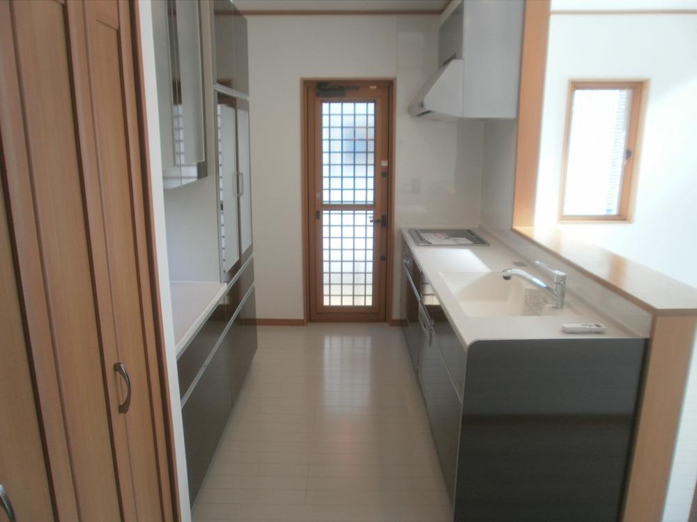 Kitchen. Indoor (11 May 2013) Shooting