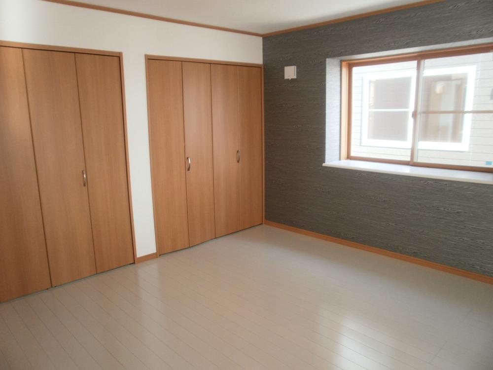 Non-living room. The main bedroom (11 May 2013) Shooting