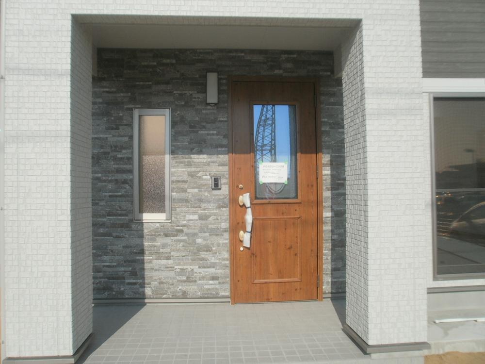 Entrance. Local (11 May 2013) Shooting