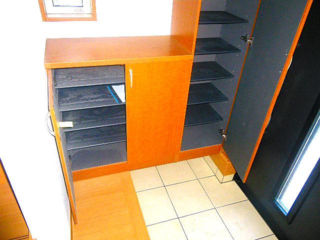 Entrance. Same specifications