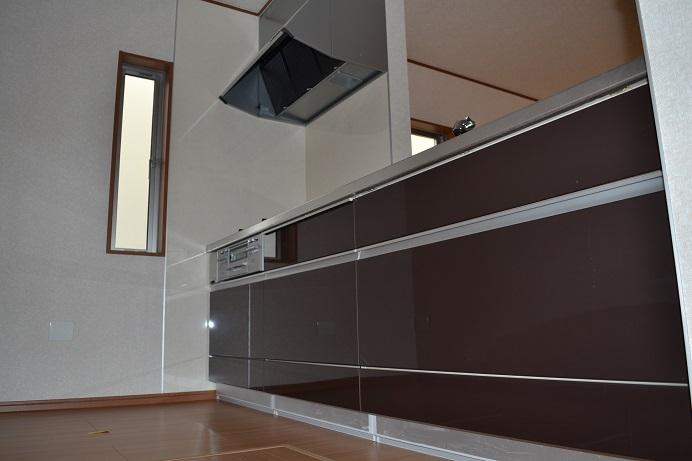 Same specifications photo (kitchen). Same specifications Quiet sink has greatly reduce the sound and tableware sound around the splashing of water fitted with a damping material on the back side of the sink bottom. Also Serapaneru is wallpaper material of antibacterial specifications clean keep the kitchen wall with a simple care (^ 0 ^) /