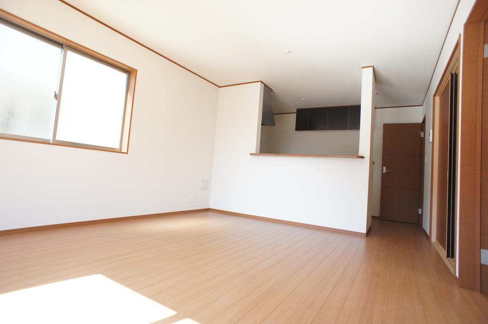 Same specifications photos (living)