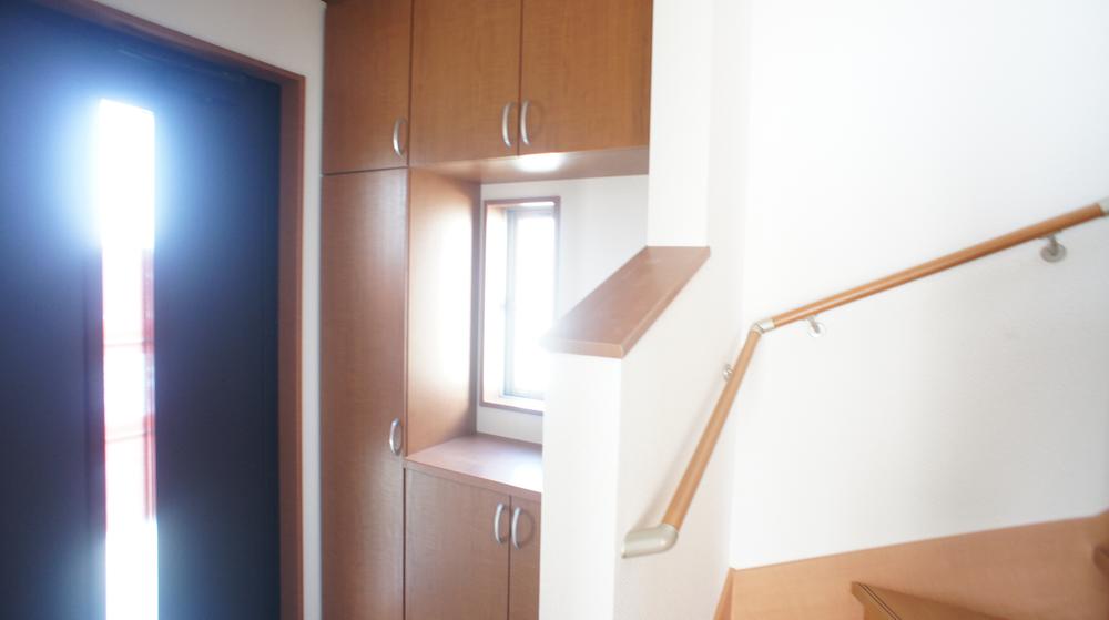 Same specifications photos (Other introspection). Entrance same specification example