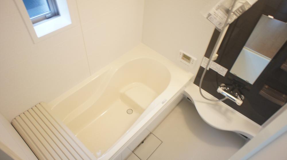 Same specifications photo (bathroom)