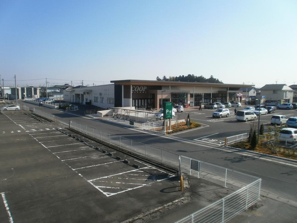 View photos from the dwelling unit. View from the site (November 2013) Shooting