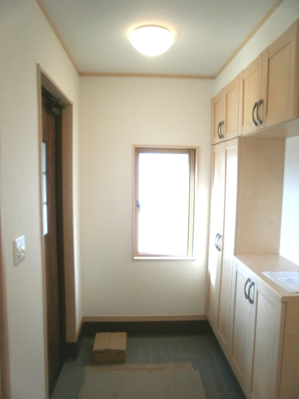 Entrance. Indoor (11 May 2013) Shooting