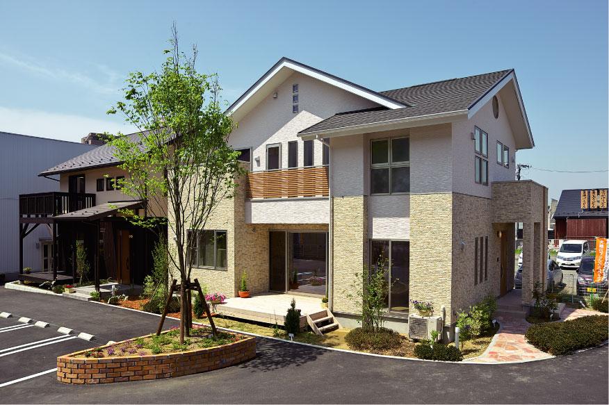 exhibition hall / Showroom. Osaki housing Square in ・ Outside-covered insulation × free design "KimA" model house