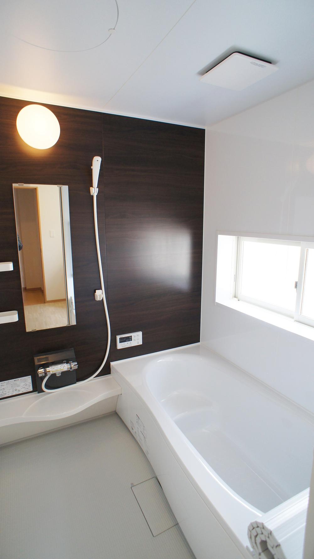 Same specifications photo (bathroom)