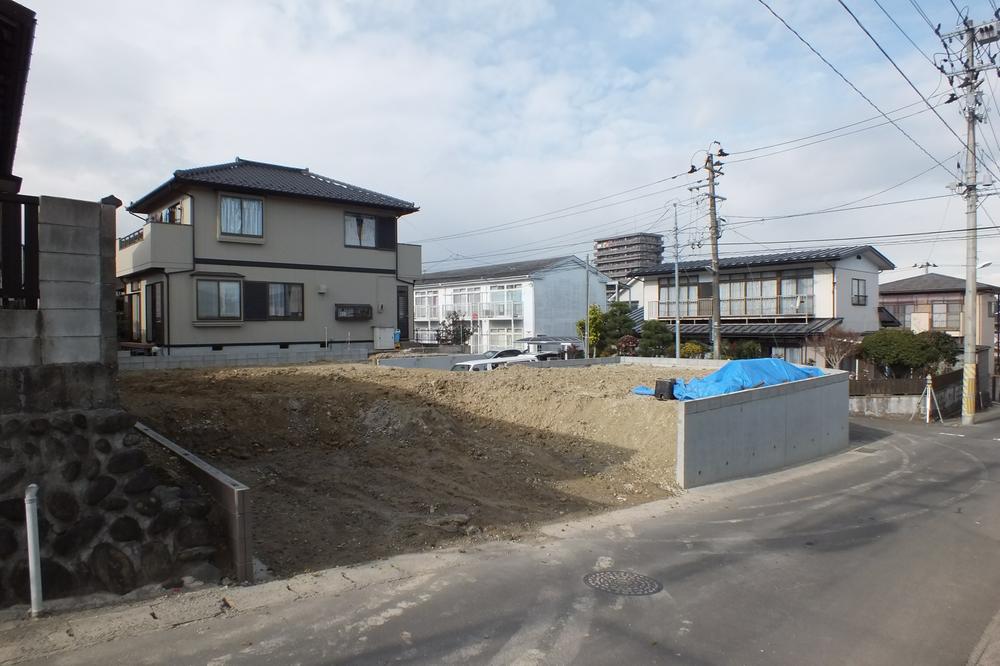 Local appearance photo. Local (11 May 2013) Shooting