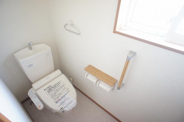 Toilet. Same specifications Photos