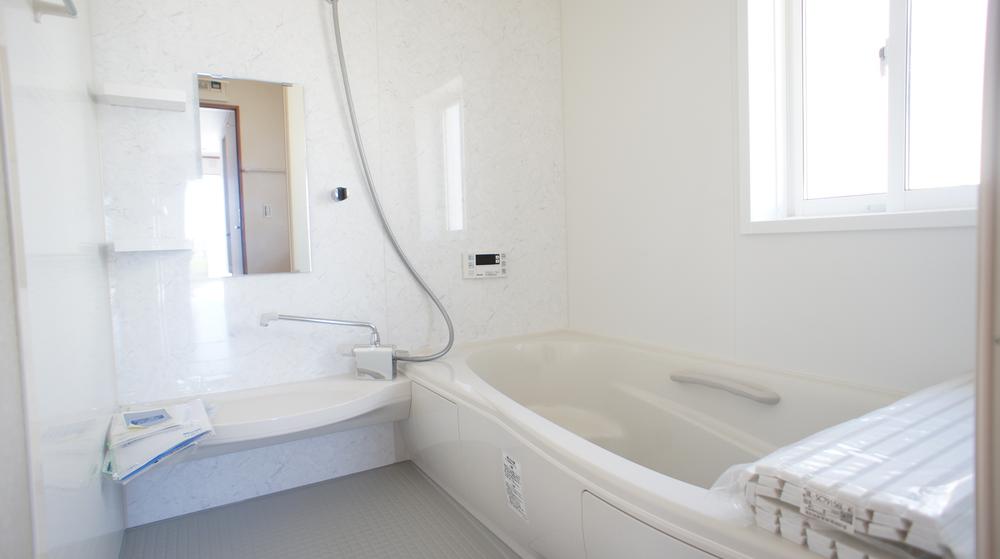 Same specifications photo (bathroom)