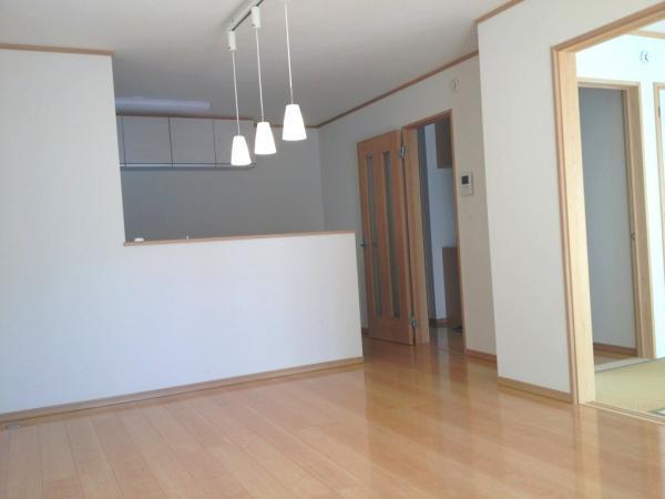 Same specifications photos (living)