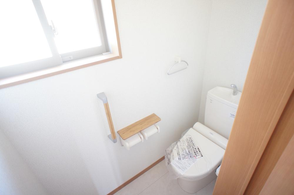 Toilet. Same specifications Photos