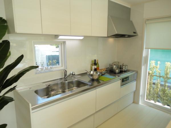 Same specifications photo (kitchen)