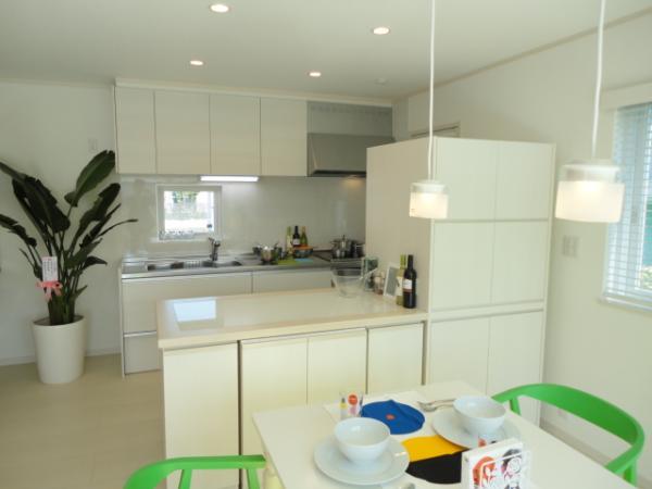 Same specifications photos (living)