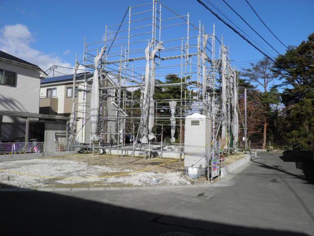 Local appearance photo. Local (11 May 2013) Shooting