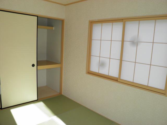 Same specifications photos (Other introspection). Same specifications