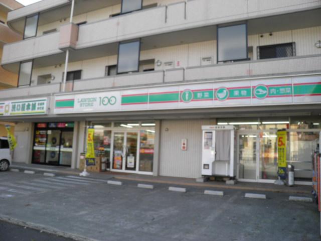 Convenience store. 622m until STORE100 Saiwaicho 3-chome