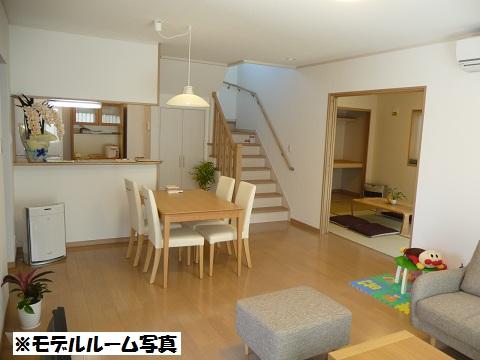 Same specifications photos (living)