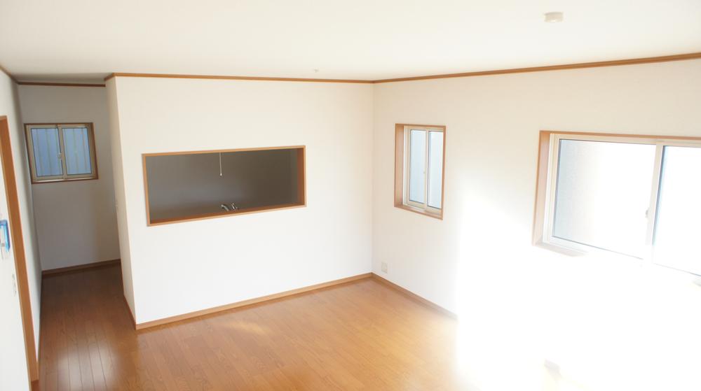 Same specifications photos (living)