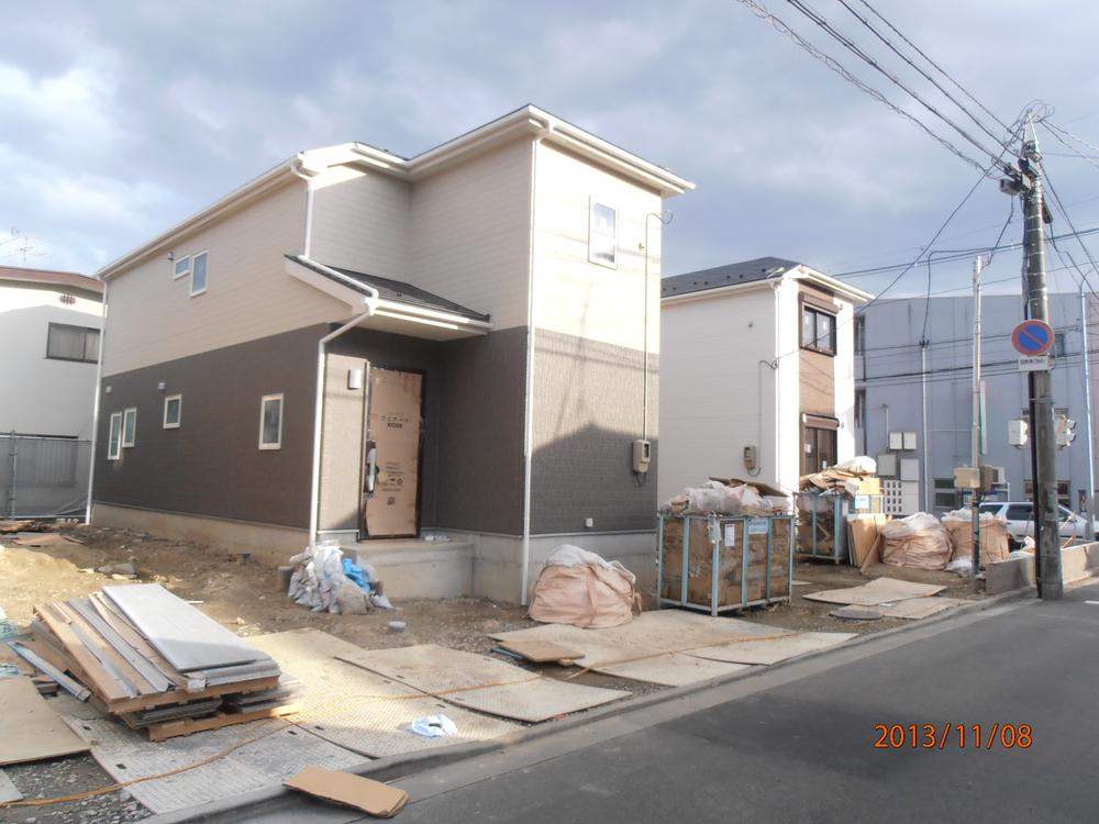 Local photos, including front road. Local (11 May 2013) Shooting