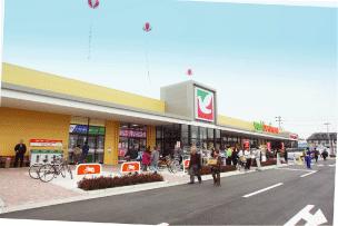 Shopping centre. Until the York-Benimaru 500m 2012 year March open (the distance from the town entrance)