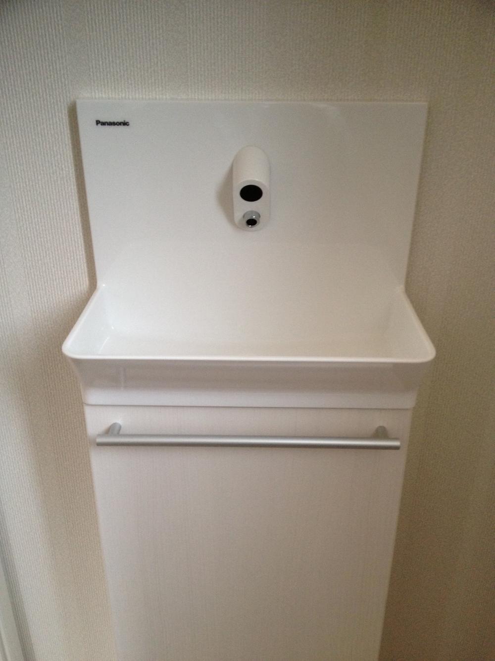 Other Equipment. Cleaning Easy. Sukimaresu drainage port of the integral to the drain outlet. Peace of mind without forgetting to close automatic faucet the reach of children's hands