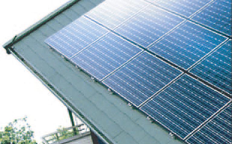 Power generation ・ Hot water equipment. Happily solar power generation system mounted after the move.