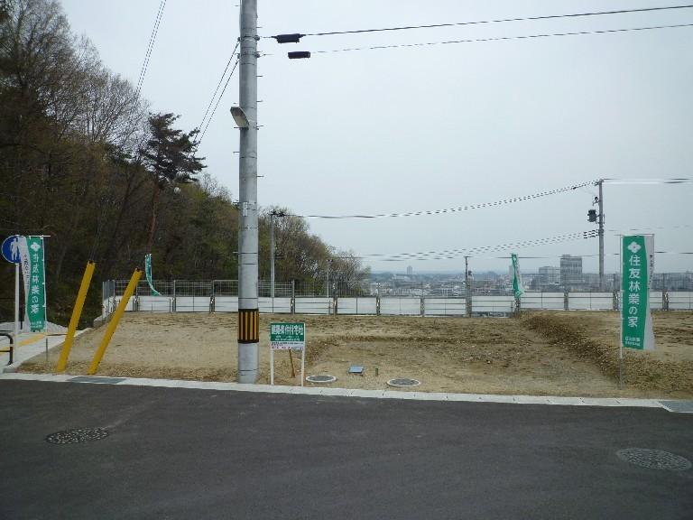 Local photos, including front road. Local (06 May 2013) Shooting