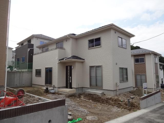 Local appearance photo. Local (10 May 2013) Shooting