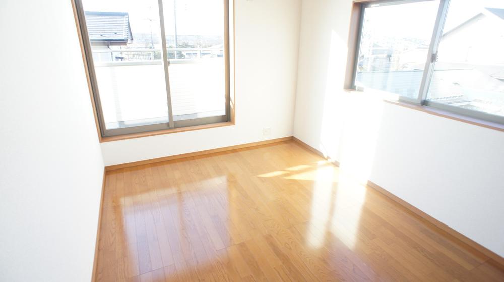 Same specifications photos (Other introspection). Western-style same specification example