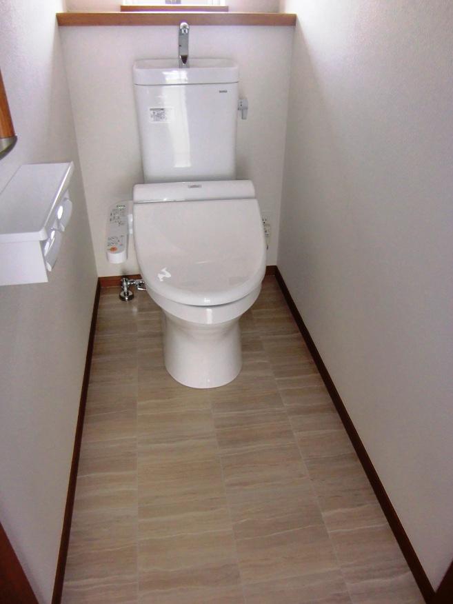 Toilet. 1st floor, 2 Kaitomo shower toilet