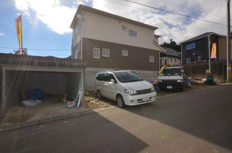 Local photos, including front road. Building 2 November 29, current Preview available