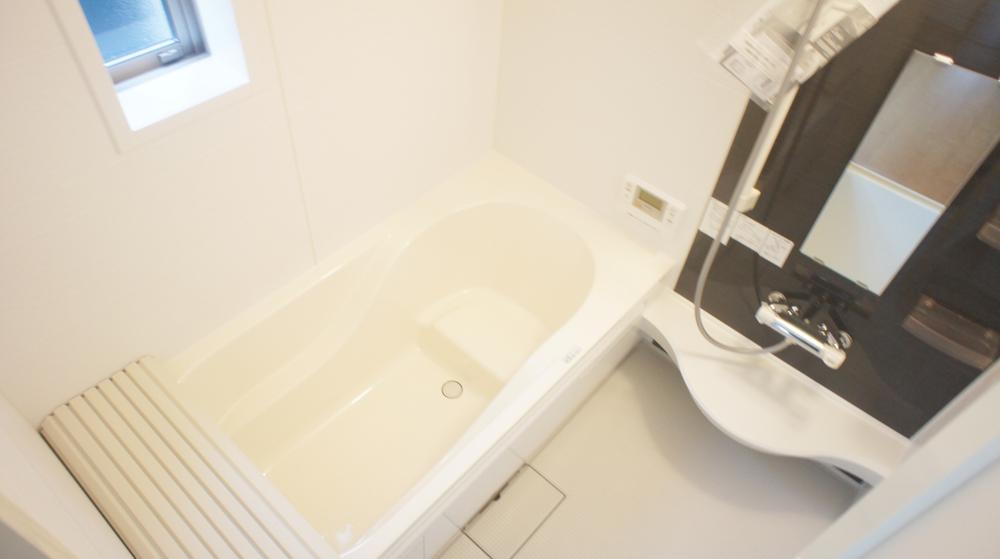 Same specifications photo (bathroom)