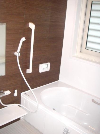 Same specifications photo (bathroom)