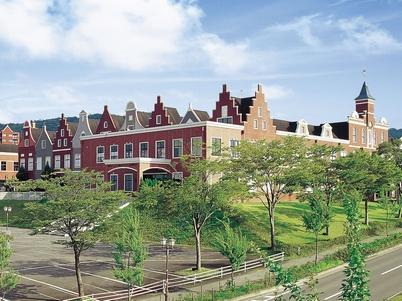 Shopping centre. Nishikikeoka until the outlet 3100m