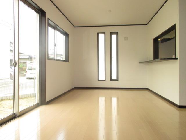 Same specifications photos (living)