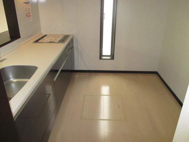 Same specifications photo (kitchen)