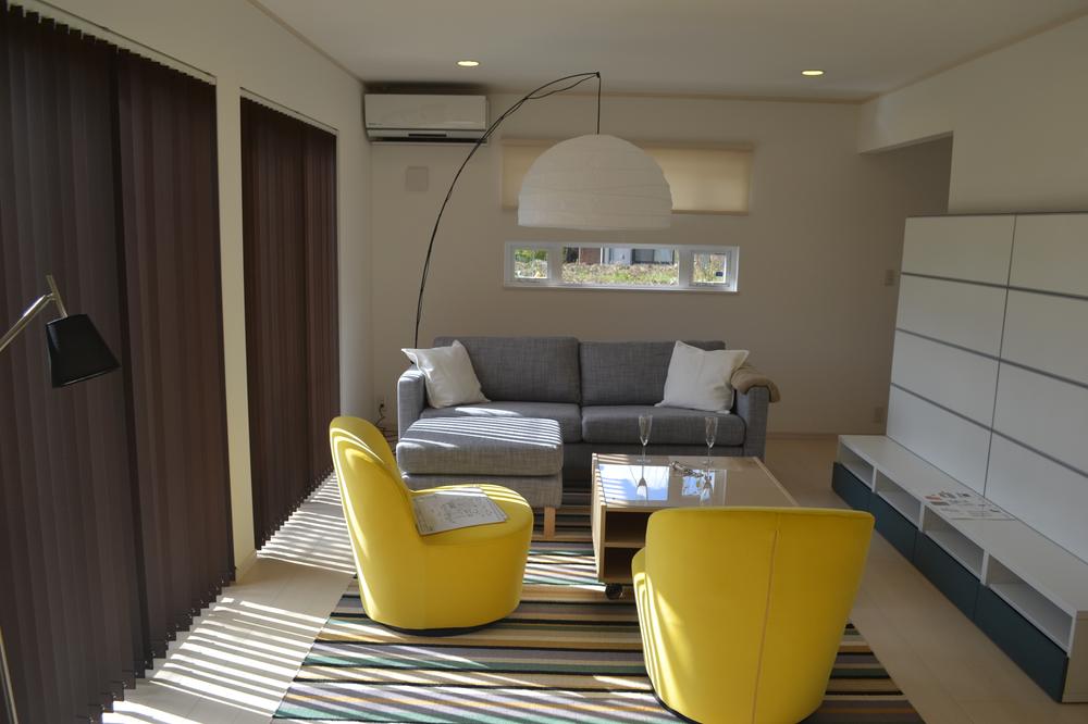 Same specifications photos (living)