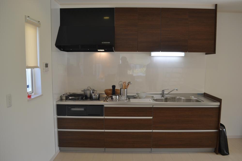 Same specifications photo (kitchen)