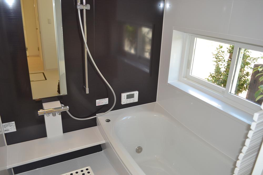 Same specifications photo (bathroom)