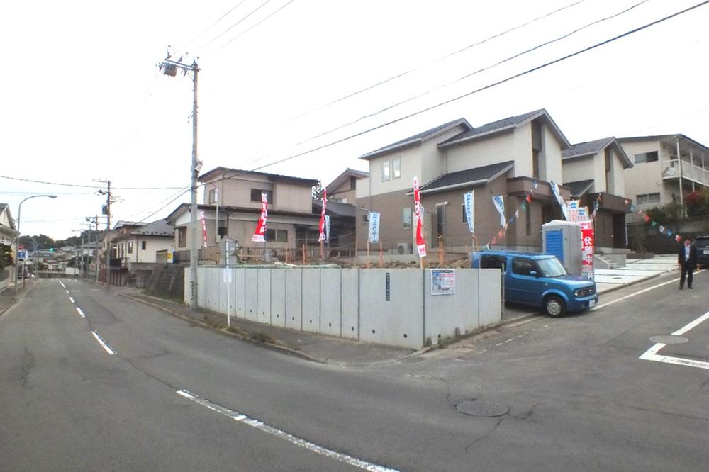 Local photos, including front road. Local (November 3, 2013) Shooting