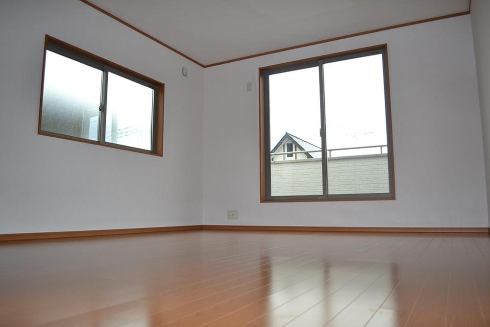 Non-living room. Same specifications Second floor room