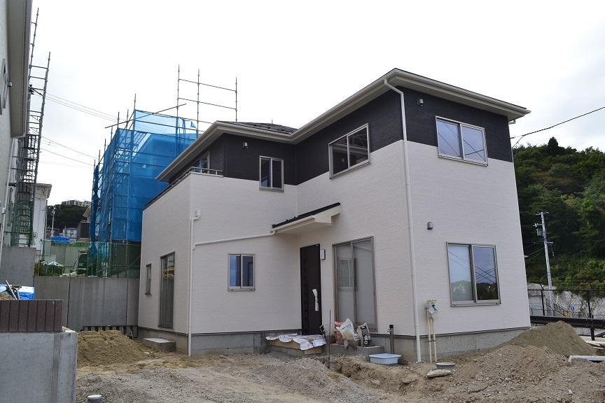 Local appearance photo. 22 Building